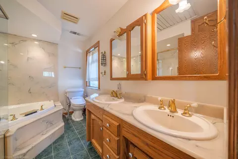 Bath - 3270 Inverness St, Redding, CA 96002 photo 6 of 7