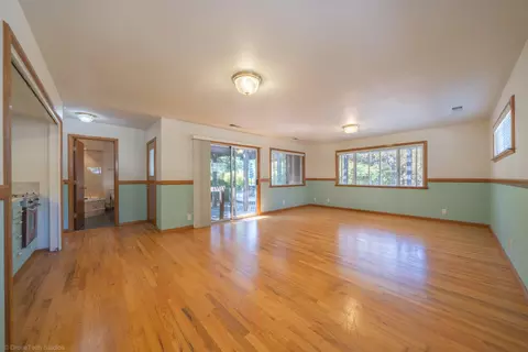 Living - 3270 Inverness St, Redding, CA 96002 photo 12 of 14