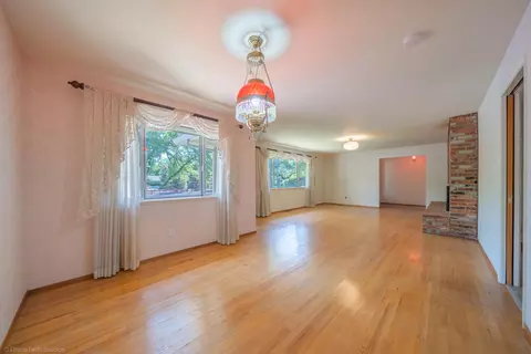 Living - 3270 Inverness St, Redding, CA 96002 photo 4 of 14