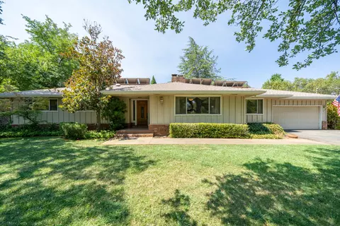 Exterior - 3270 Inverness St, Redding, CA 96002 photo 7 of 32