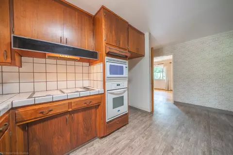 Kitchen - 3270 Inverness St, Redding, CA 96002 photo 5 of 7