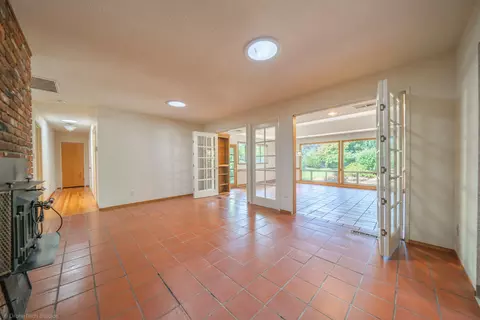 Living - 3270 Inverness St, Redding, CA 96002 photo 6 of 14