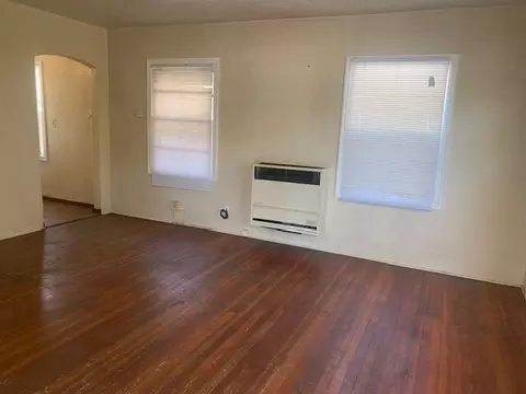 Living - 847 State St, Redding, CA 96001 photo 1 of 3