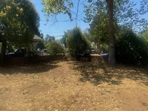 Exterior - 3203 Veda St, Redding, CA 96001 photo 2 of 8