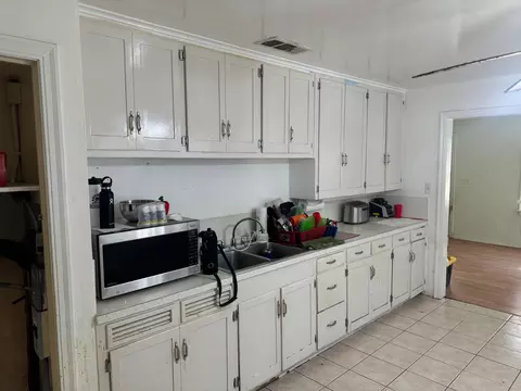 Kitchen - 3203 Veda St, Redding, CA 96001 photo 1 of 2