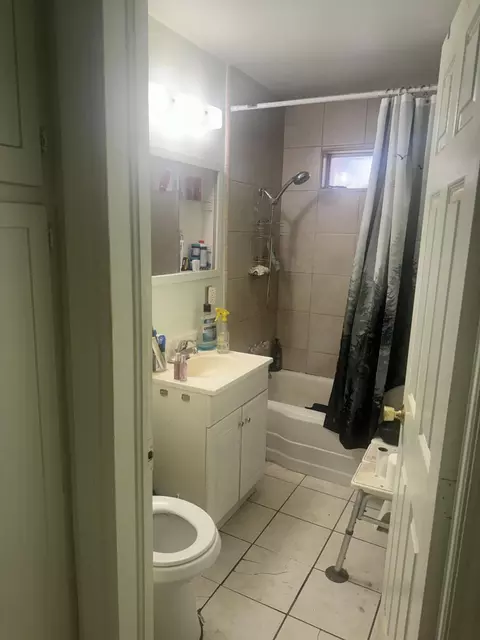 Bath - 3203 Veda St, Redding, CA 96001 photo 1 of 2