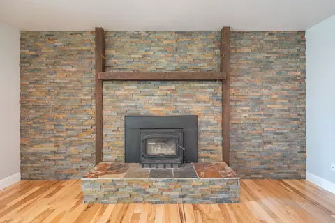 Living - 4145 Remington Dr, Redding, CA 96001 photo 3 of 5