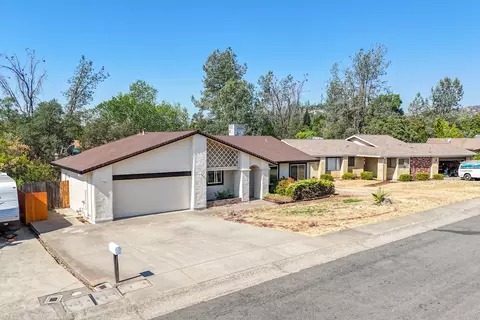 4145 Remington Dr, Redding, CA 96001