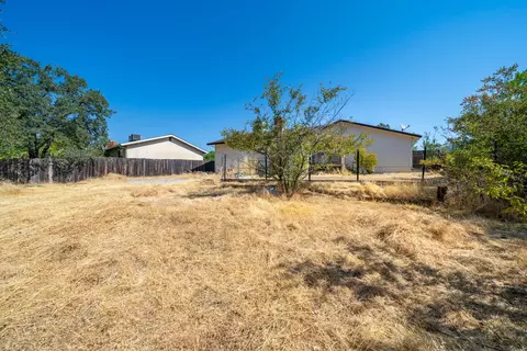 Exterior - 4145 Remington Dr, Redding, CA 96001 photo 8 of 16