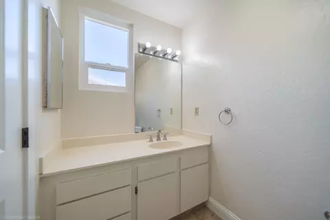 Bath - 4145 Remington Dr, Redding, CA 96001 photo 2 of 3