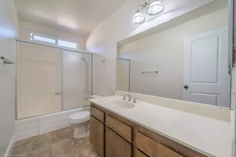 Bath - 4145 Remington Dr, Redding, CA 96001 photo 1 of 3