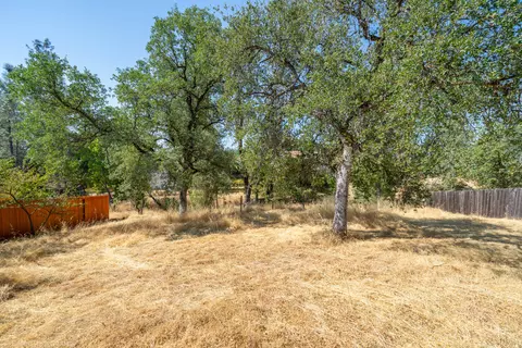 Exterior - 4145 Remington Dr, Redding, CA 96001 photo 11 of 16