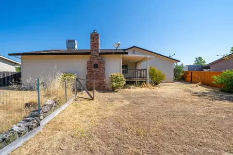 Exterior - 4145 Remington Dr, Redding, CA 96001 photo 4 of 16
