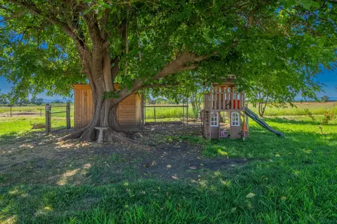 11819 A St, Red Bluff, CA 96080 photo 27