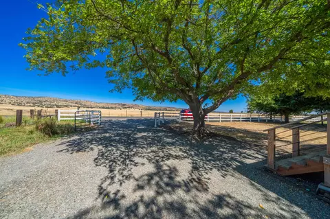 11819 A St, Red Bluff, CA 96080 photo 5
