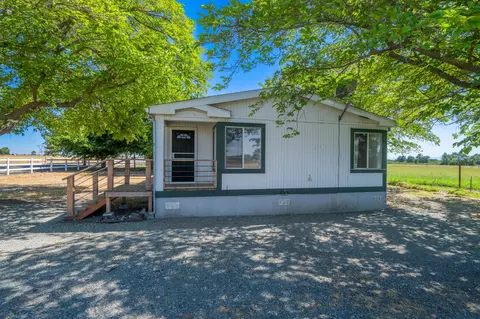 11819 A St, Red Bluff, CA 96080 photo 4
