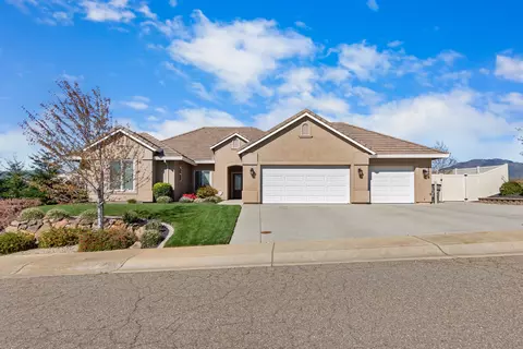 1268 Coggins St, Redding, CA 96003