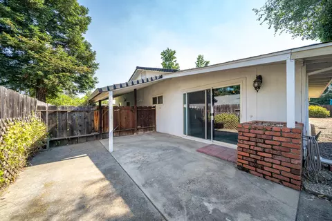 569 Rafael St, Redding, CA 96002 photo 32