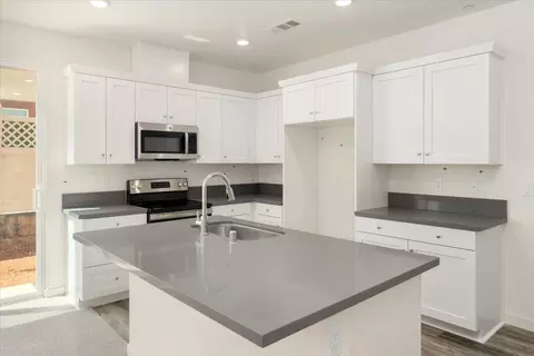 Kitchen - 2277 Milano Trl, Redding, CA 96003 photo 2 of 4