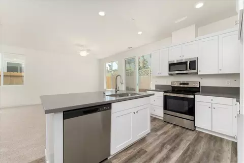 Kitchen - 2277 Milano Trl, Redding, CA 96003 photo 4 of 4
