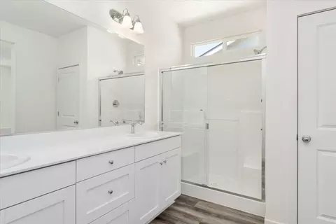 Bath - 2277 Milano Trl, Redding, CA 96003 photo 1 of 3