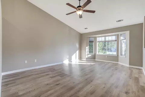 3384 Billings Dr, Redding, CA 96002 photo 5