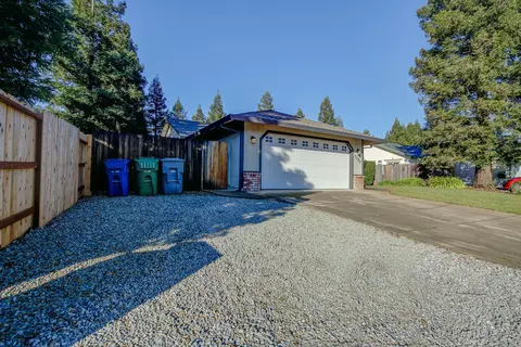3384 Billings Dr, Redding, CA 96002 photo 3