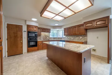 Kitchen - 870 Sunriver Ln, Redding, CA 96001 photo 1 of 3