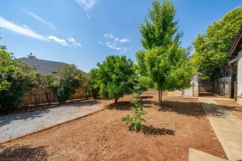 Exterior - 870 Sunriver Ln, Redding, CA 96001 photo 9 of 13