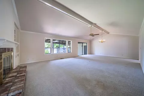Living - 870 Sunriver Ln, Redding, CA 96001 photo 1 of 6