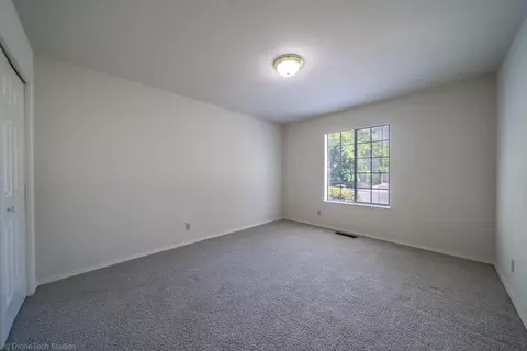 Bedroom - 870 Sunriver Ln, Redding, CA 96001 photo 3 of 4