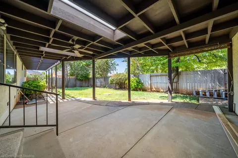 Exterior - 870 Sunriver Ln, Redding, CA 96001 photo 5 of 13