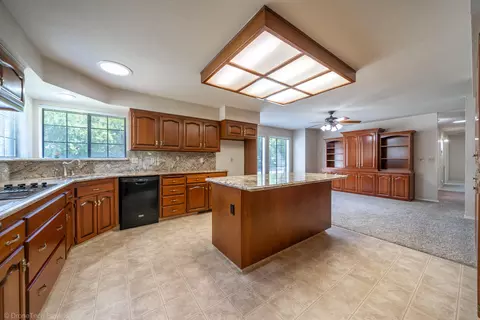 Kitchen - 870 Sunriver Ln, Redding, CA 96001 photo 3 of 3
