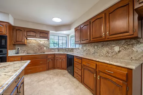 Kitchen - 870 Sunriver Ln, Redding, CA 96001 photo 2 of 3