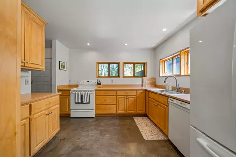 15745 Montgomery Ranch Rd, Redding, CA 96001 photo 8