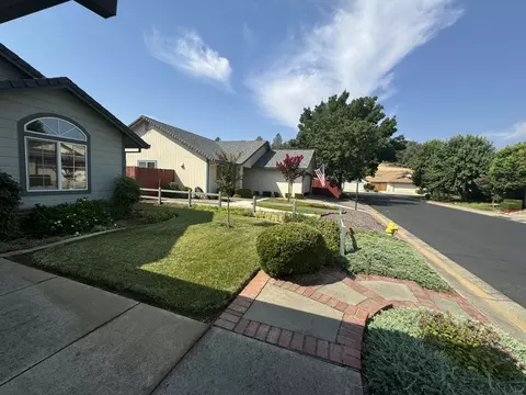 1385 Bully Choop Trl, Redding, CA 96003 photo 3