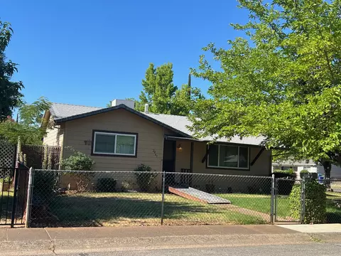 2041 Comet St, Redding, CA 96002