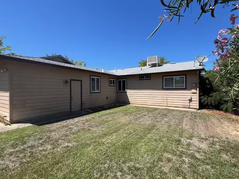 Exterior - 2041 Comet St, Redding, CA 96002 photo 2 of 4