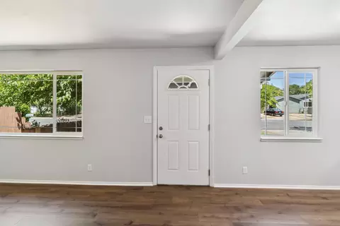 2079 Martian Way, Redding, CA 96002 photo 4