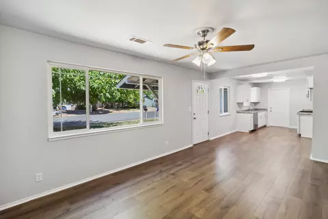 2079 Martian Way, Redding, CA 96002 photo 6