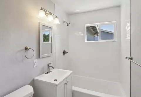 2079 Martian Way, Redding, CA 96002 photo 17