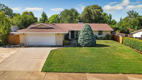 1997 Tiburon Dr, Redding, CA 96003