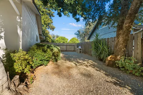 6812 Riata Dr, Redding, CA 96002 photo 41