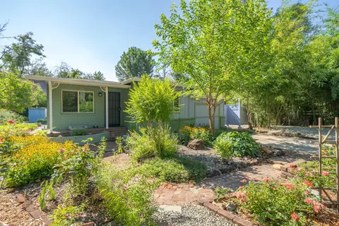 2650 Sharon Ave, Redding, CA 96001 photo 2