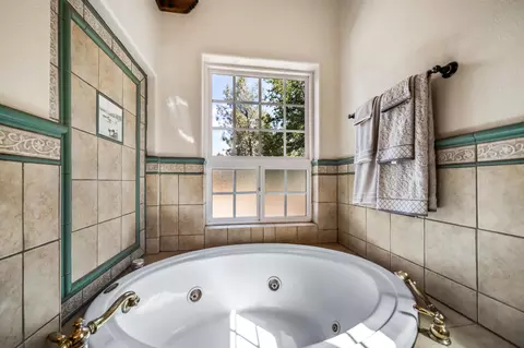 13688 Hilford Ln, Redding, CA 96003 photo 11