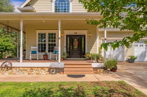 13688 Hilford Ln, Redding, CA 96003 photo 2