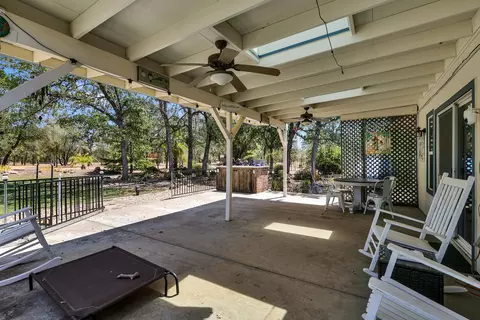Exterior - 10141 Roadrunner Way, Redding, CA 96003 photo 3 of 4