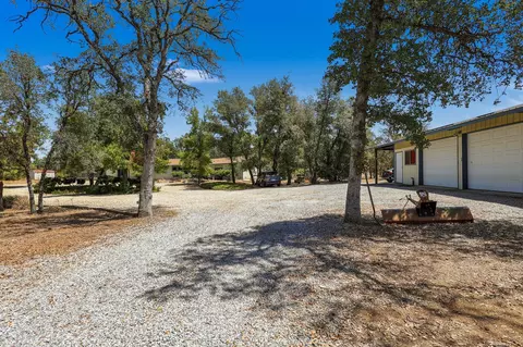 Exterior - 10141 Roadrunner Way, Redding, CA 96003 photo 4 of 4