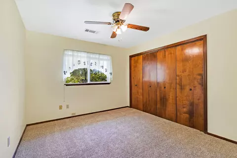 Bedroom - 10141 Roadrunner Way, Redding, CA 96003 photo 2 of 5