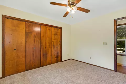 Bedroom - 10141 Roadrunner Way, Redding, CA 96003 photo 3 of 5